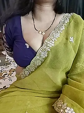 Snapshot of kaamuk_shweta chatting on 05.05.26 kaamuk shweta online show from 05.05.26