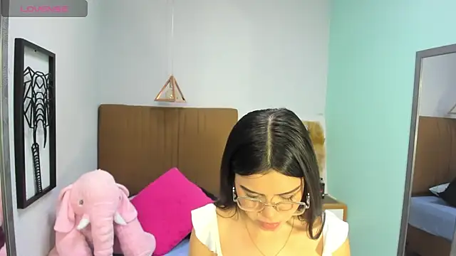 cassiehoward14 online show from 03.06.25