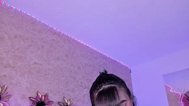 LorenaStevens online show from 02.18.25