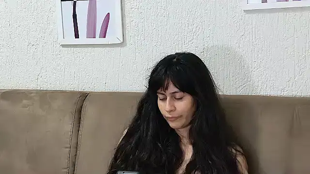 Snapshot of Blue_butterfly chatting on 01.25.25 Blue butterfly online show from 01.25.25