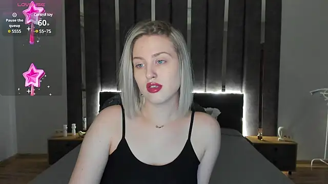 Snapshot of _Sarah_Soul_ chatting on 01.08.25 Sarah Soul online show from 01.08.25