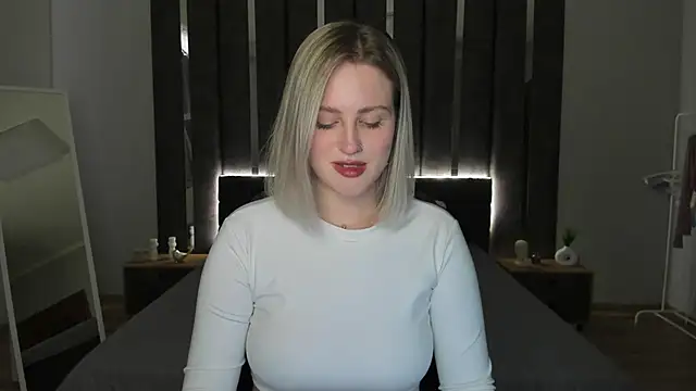 Snapshot of _Sarah_Soul_ chatting on 02.04.25 Sarah Soul online show from 02.04.25