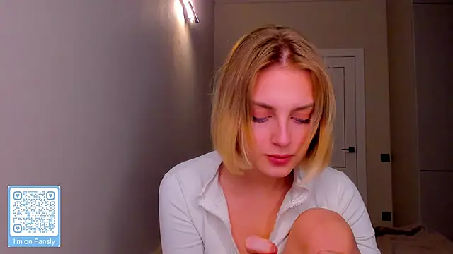 Snapshot of pretty_girlnextdoor chatting on 02.13.25 pretty girlnextdoor online show from 02.13.25