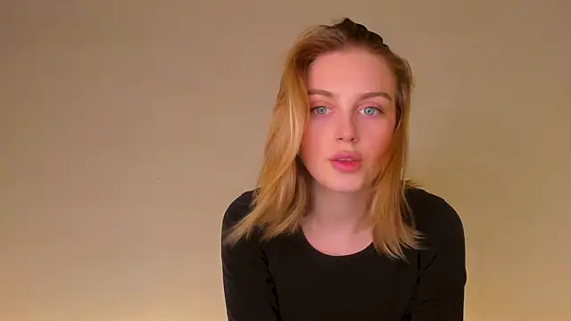 Snapshot of pretty_girlnextdoor chatting on 11.17.25 pretty girlnextdoor online show from 11.17.25