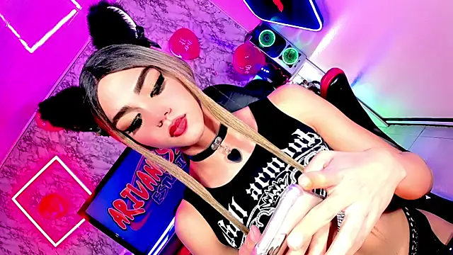 Elissa taylor  online show from 02.16.25