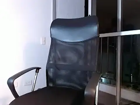 Snapshot of roman_muscle chatting on 01.31.25 roman muscle online show from 01.31.25