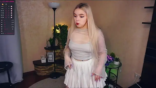 ZaraCreedon online show from 02.08.25