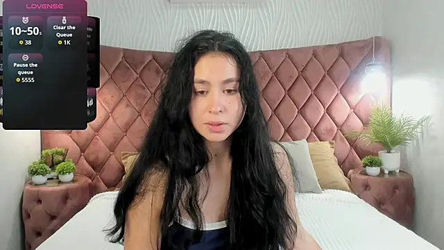 Mile Madeline online show from 10.02.25