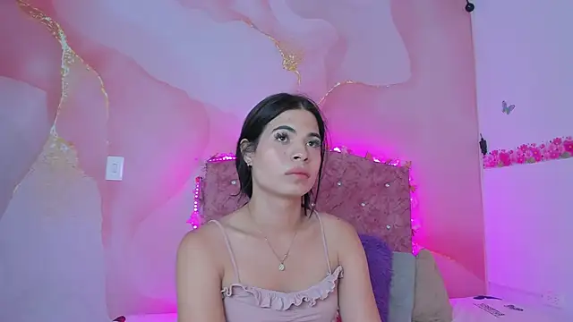 Daisy  rose online show from 01.20.25