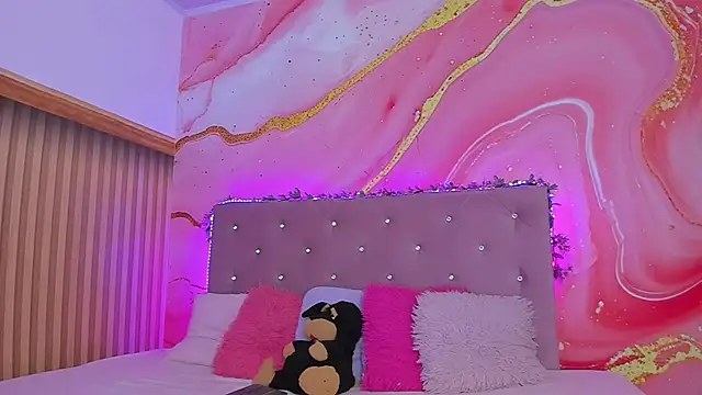 Daisy  rose online show from 02.26.25