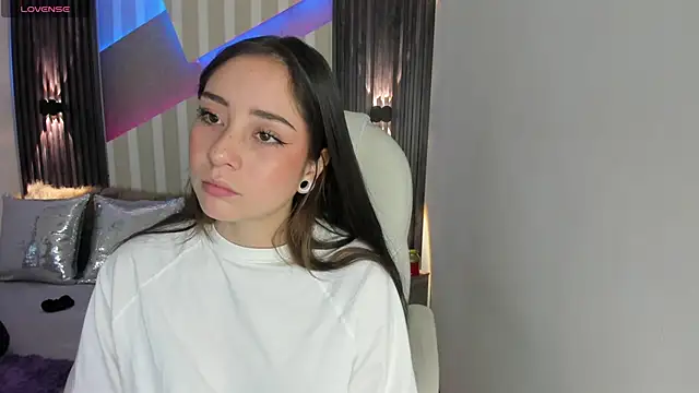 Snapshot of emily_layton chatting on 01.29.25 emily layton online show from 01.29.25