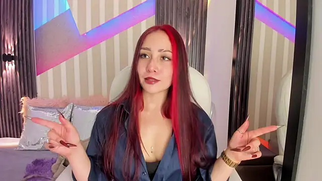 Snapshot of emily_layton chatting on 10.30.25 emily layton online show from 10.30.25