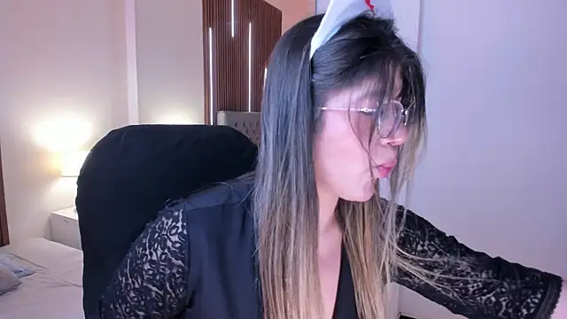 Snapshot of SEXMILLA_ chatting on 09.29.25 SEXMILLA online show from 09.29.25