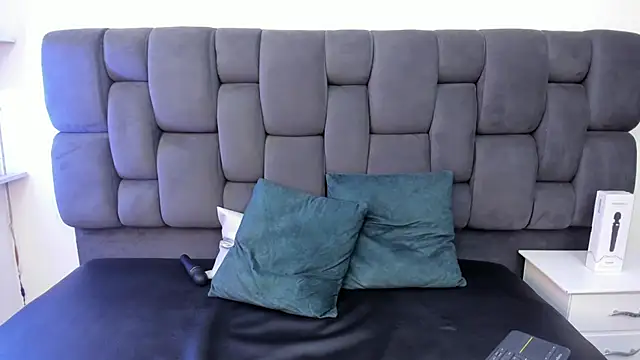 Alison Chan  online show from 02.21.25