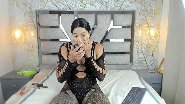 Alison Chan  online show from 04.15.26