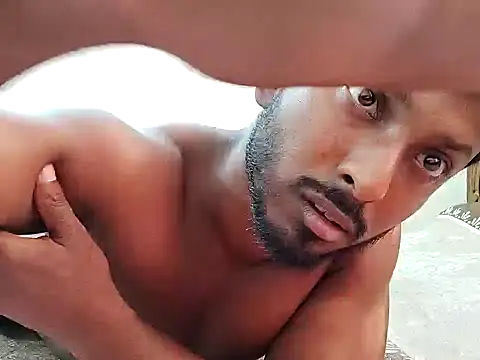 HunkyAriyan online show from 04.04.26