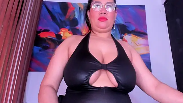 Snapshot of alondrabigtits chatting on 06.05.26 alondrabigtits online show from 06.05.26
