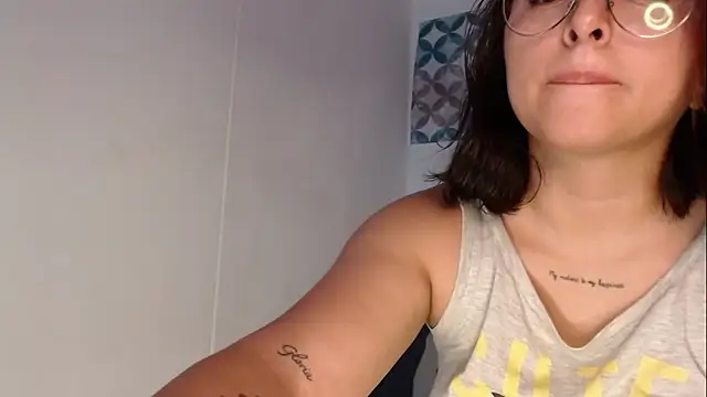 Snapshot of Aria_smith01 chatting on 10.03.25 Aria smith01 online show from 10.03.25