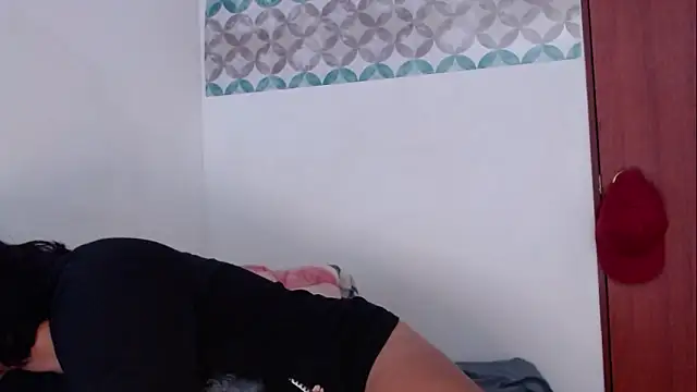 Snapshot of Aria_smith01 chatting on 11.21.25 Aria smith01 online show from 11.21.25