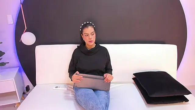 Ada Monroe10 online show from 03.09.26