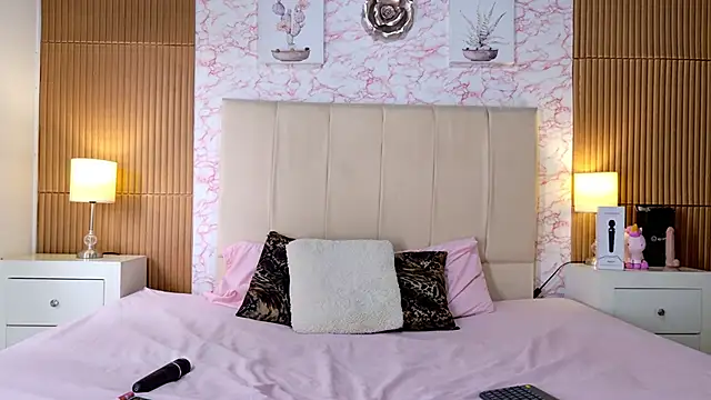 RileySkye online show from 10.11.25