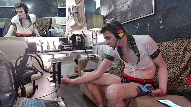 Doggyray44 online show from 02.19.25