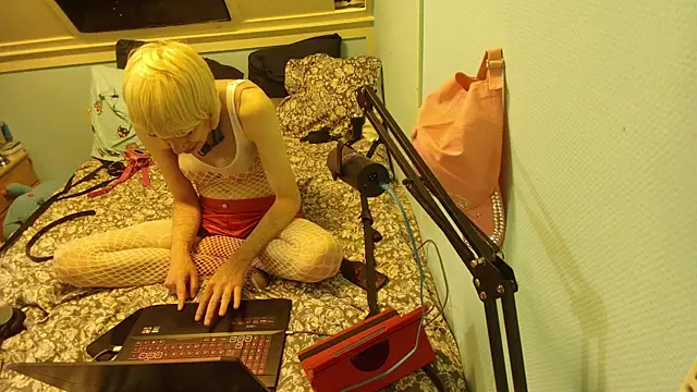 Snapshot of Doggyray44 chatting on 05.19.26 Doggyray44 online show from 05.19.26