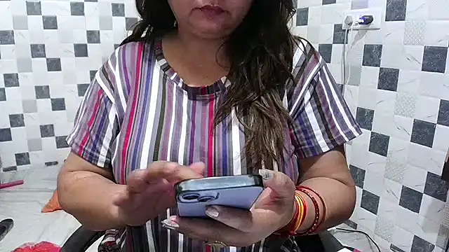 Snapshot of bhabhi_jaan11 chatting on 04.02.26 bhabhi jaan11 online show from 04.02.26