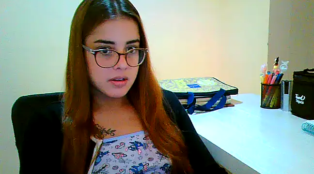 Snapshot of maliamiller chatting on 03.22.25 maliamiller online show from 03.22.25