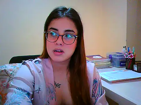 Snapshot of maliamiller chatting on 11.02.25 maliamiller online show from 11.02.25