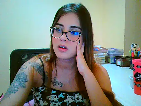 Snapshot of maliamiller chatting on 02.20.26 maliamiller online show from 02.20.26