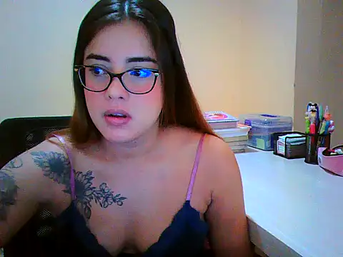 Snapshot of maliamiller chatting on 02.28.26 maliamiller online show from 02.28.26