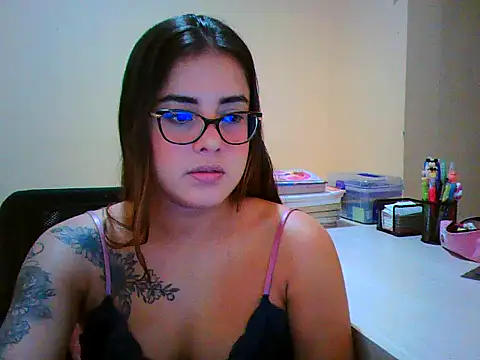 Snapshot of maliamiller chatting on 03.01.26 maliamiller online show from 03.01.26