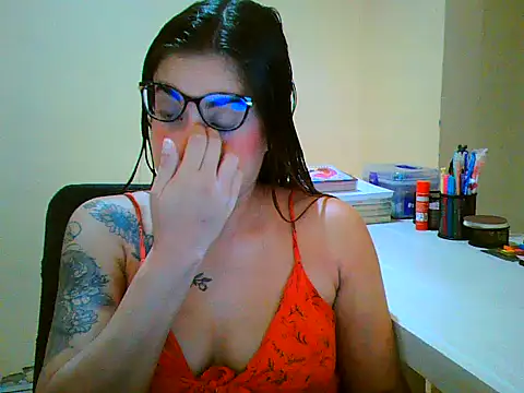 Snapshot of maliamiller chatting on 03.11.26 maliamiller online show from 03.11.26