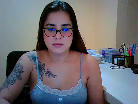 Snapshot of maliamiller chatting on 03.20.26 maliamiller online show from 03.20.26