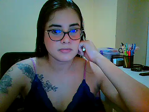 Snapshot of maliamiller chatting on 03.21.26 maliamiller online show from 03.21.26