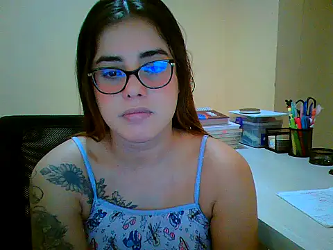 Snapshot of maliamiller chatting on 03.23.26 maliamiller online show from 03.23.26