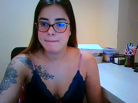 Snapshot of maliamiller chatting on 03.28.26 maliamiller online show from 03.28.26