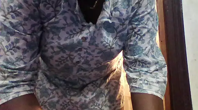 Snapshot of expression_queen chatting on 12.14.24 expression queen online show from 12.14.24