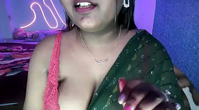 Snapshot of expression_queen chatting on 12.15.24 expression queen online show from 12.15.24