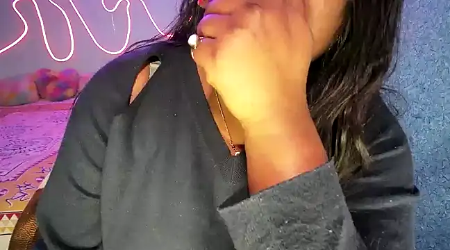 Snapshot of expression_queen chatting on 01.30.25 expression queen online show from 01.30.25