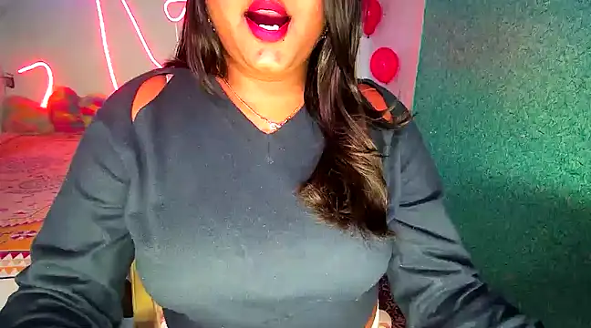 Snapshot of expression_queen chatting on 02.25.25 expression queen online show from 02.25.25