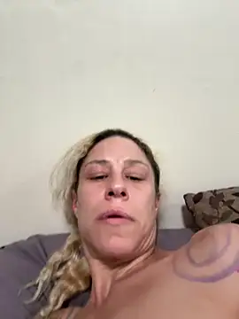 SunnyRays69 online show from 11.19.25