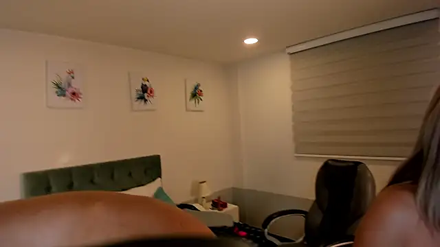 Sam and molly  online show from 02.12.25