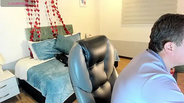 Sam and molly  online show from 02.19.25