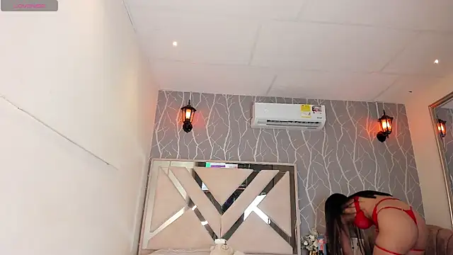 Snapshot of vanessa_guzman2 chatting on 02.07.25 vanessa guzman2 online show from 02.07.25