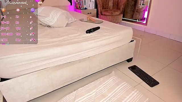 Snapshot of vanessa_guzman2 chatting on 03.01.25 vanessa guzman2 online show from 03.01.25