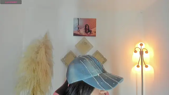 Snapshot of kattadoll chatting on 05.11.26 kattadoll online show from 05.11.26