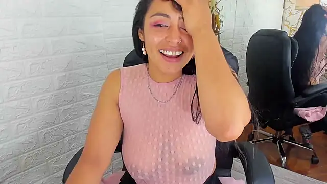 Snapshot of Aisha_09 chatting on 12.27.24 Aisha 09 online show from 12.27.24