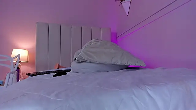 Snapshot of _bianca_18 chatting on 02.08.25 bianca 18 online show from 02.08.25